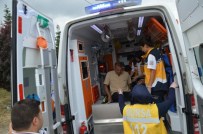 Havada İki Takla Atan Motosiklet Sürücüsünü Kask Kurtardı