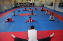 EĞİTİM SÜRESİ - Jimnastik Kursu Çocukların Fiziki Gelişimine Büyük Katkı Sağlıyor