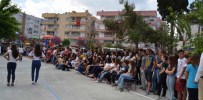 Kuşadası'nda Liselilerden Bahar Şenliği