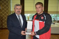 Başkan Baran Şampiyonu Ağırladı