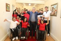Beşiktaş Takımından Kırklareli Belediye Başkanı Kesimoğlu'na Ziyaret