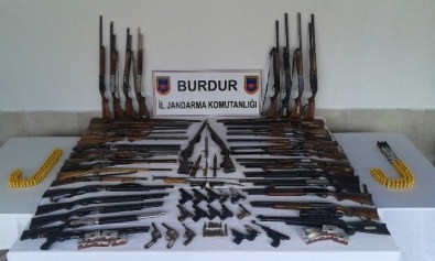 Burdur'da Silah Ve Mühimmat Operasyonunda 24 Gözaltı