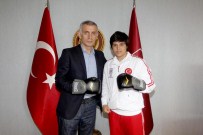 Dünya Şampiyonu Sporcudan Trabzonspor'a Ziyaret