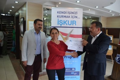 Girişimcilik Kurslarını Tamamlayanlar Sertifikalarını Aldı