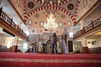 İbadethaneler Ramazan'a Hazırlanıyor