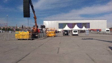 Kazlıçeşme Meydanı HDP Mitingi İçin Hazırlanıyor