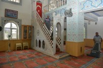 Konyaaltı'nda Camilere 'Ramazan' Temizliği