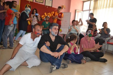 Ultraslan Taraftar Grubundan Engelli Öğrencilere Yardım