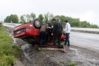 KANDILLI - Takla Atan Otomobilden Burnu Bile Kanamadan Çıktı