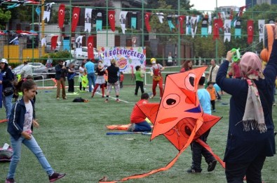 Beşiktaş'ta Gökyüzü, Uçurtmalarla Şenlendi