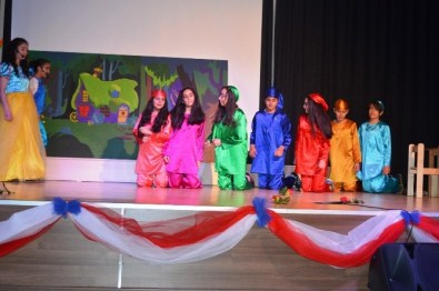 Dil Gecesine İlgi Büyüktü