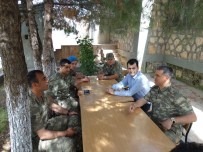 KARAKOL KOMUTANI - Hani Kaymakamı Sarı'dan Topçular Jandarma Karakolu'na Ziyaret