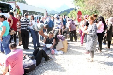Antalya'da Zincirleme Trafik Kazası Açıklaması 20'Ye Yakın Yaralı