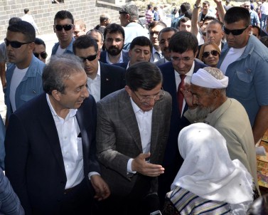 Başbakan Davutoğlu Diyarbakır'da