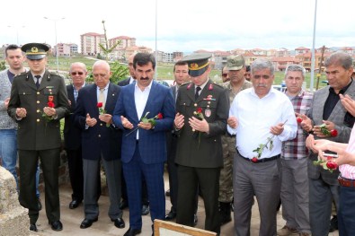 Emekli Korgeneral Polat, Mezarı Başında Anıldı