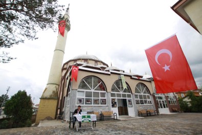 Geçen Yıl Yanan Yenice Camisi Yeniden İbadete Açıldı