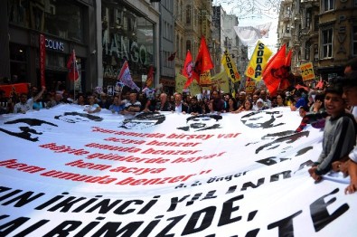 İstiklal Caddesi'nde Toplanan Grup Dağıldı