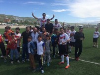 Van'da Amatör Maçta Hakeme Çirkin Saldırı