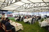 HALIL ELDEMIR - Belediye Başkanı Selim Yağcı, M Plakalı Minibüs Şoförleriyle Kahvaltıda Bir Araya Geldi