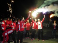 KORDON - Çanakkalespor'un Şampiyonluk Fişekleri Boğazı Aydınlattı