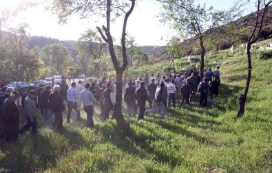 Kazada Hayatını Kaybeden Öğretmen Köyünde Toprağa Verildi