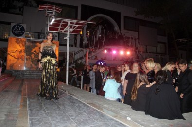 Mankenler İlk Kez Mermer Zeminde Yürüdü