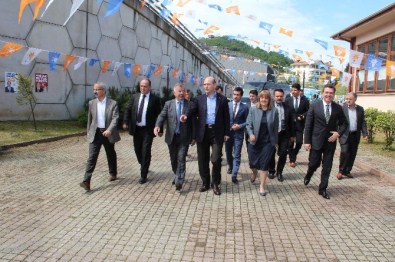 AK Parti Trabzon Milletvekili Adayı Soylu, Beşikdüzü'nde STK'larla Buluştu