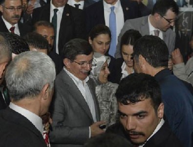 Davutoğlu'ndan beklenmedik hareket