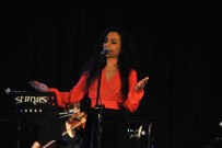 TUNA KİREMİTÇİ - 'İçinden Müzik Geçen Romanlar'Dinleyenleri Mest Etti