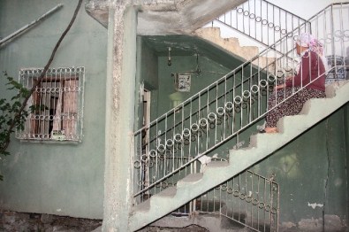 15'İnde Gelin 16'Sında Anne Oldu, 18'İnde Boşandı 19'Unda Bıçaklandı