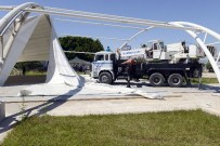 HALUK TUNÇSU - 34 Milyon Lira Harcanan Deniz Park'ın Yıkımına Başlandı