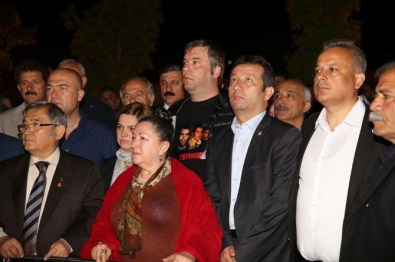 Gezmiş, İnan Ve Aslan İçin Duygu Dolu Tören