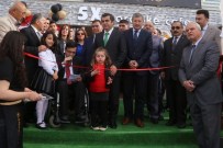 MEHMET AKTAŞ - Vali Düzgün, Engelli Vatandaşı Kafe Açılışında Yalnız Bırakmadı