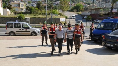 Alanya'da Kaçak Sigara Operasyonunda 5 Kişi Yakalandı