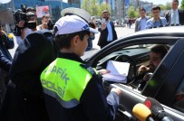 ÇOCUK MECLİSİ - Çocuk Meclisi'nin Minik Trafikçileri Denetim Yaptı