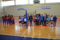 Genç Kızlar Voleybol Elemelerinde Gülen Taraf Manisa Ekibi Oldu
