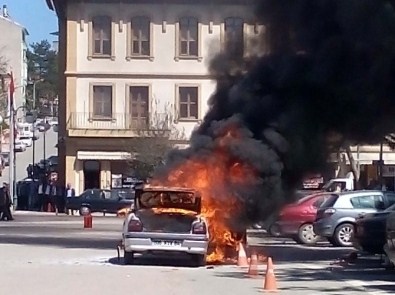 Kastamonu'da Tüplü Otomobil Alev Alev Yandı