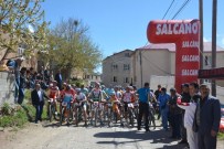 VEDAT DEMİRÖZ - Tatvan'da Uluslararası Dağ Bisikleti Yarışması