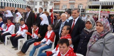 Duygulandıran Tören