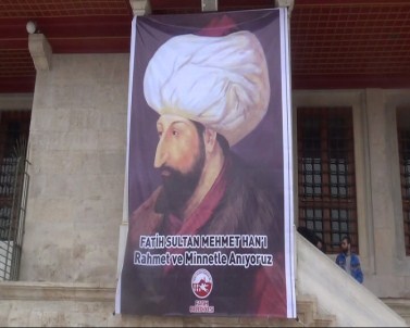 Fatih Sultan Mehmet Han Kabri Başında Anıldı