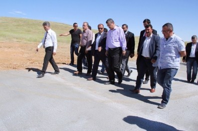 Kırsal Mahallelerin Yolları Betonlaşıyor