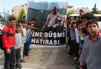 NEDIM TÜRKMEN - Minik Taraftarlardan Türkmen'e İstifa Çağrısı