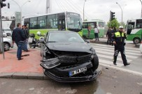 Sendika Başkanının Aracı Ambulansla Çarpıştı Açıklaması 3 Yaralı