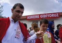 DURSUN ALI ŞAHIN - Temsili Askerlik Yapacak Mehmetçiklerin Ellerine Kına Yakıldı