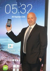 Turkcell, 'En Akıllı Telefonu'T60'ı Tanıttı