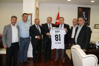 ALI FIDAN - Vali Ali Fidan'a Beşiktaş Forması Hediye Ettiler