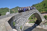 HASAN KARAL - Vatandaş Karal'ı Bağrına Bastı