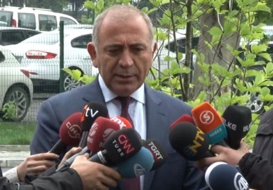 'Zeki Ağabey Tedavisini Ertelemiş'