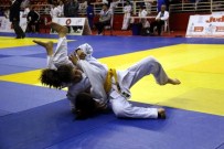 19 MAYIS BAYRAMI - 19 Mayıs 1. Samsun Judo Turnuvası Başladı