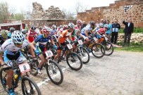 BÜLENT TEKBıYıKOĞLU - Ahlat'ta Dağ Bisikleti Yarışlarının 2'Nci Günü